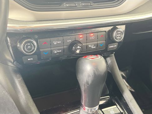 Used 2022 Jeep Compass Limited image 15