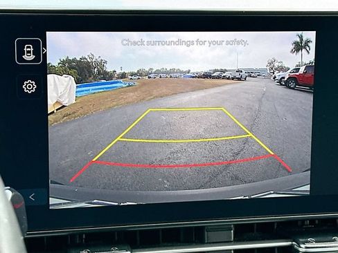 Used 2025 Hyundai Kona SEL FWD image 13