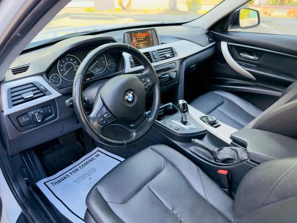 Used 2015 BMW 320i xDrive Sedan AWD/4WD image 8