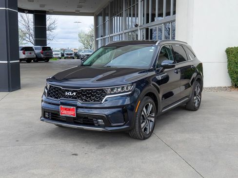 Used 2023 Kia Sorento EX image 3