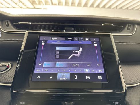 Used 2023 Jeep Grand Cherokee L Laredo image 20