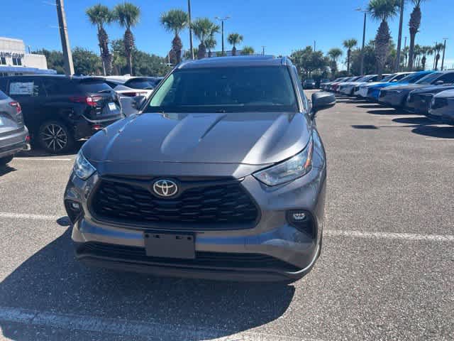 Used 2020 Toyota Highlander XLE FWD image 5