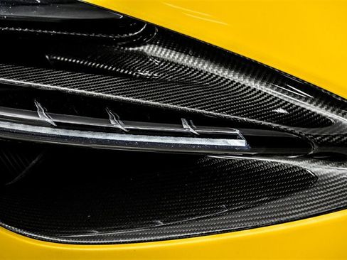 Used 2018 McLaren 720S Performance RWD image 6