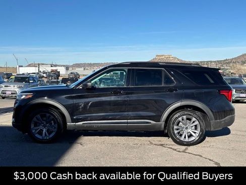 New 2026 Ford Explorer Active w/ Active Comfort Package image 2