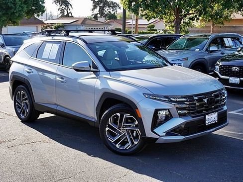 Certified 2025 Hyundai Tucson Limited AWD/4WD image 3