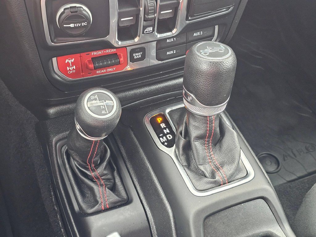 Used 2018 Jeep Wrangler Unlimited Rubicon AWD/4WD image 18