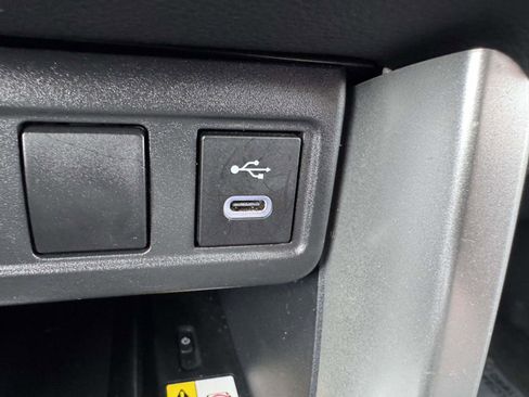 Certified 2023 Toyota Corolla Cross LE image 32