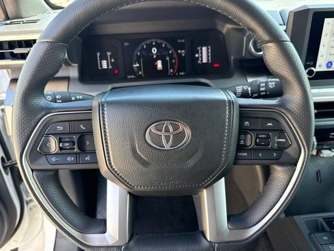 Used 2026 Toyota 4Runner SR5 AWD/4WD image 16