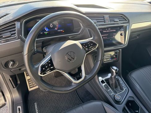Certified 2024 Volkswagen Tiguan SE R-Line image 22