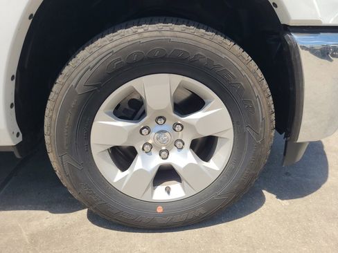 Used 2025 RAM 1500 Big Horn AWD/4WD image 29