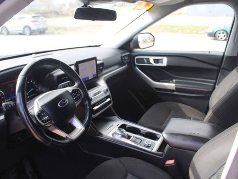 Used 2022 Ford Explorer XLT AWD/4WD image 20