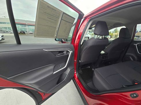 Certified 2025 Toyota RAV4 LE AWD/4WD image 15