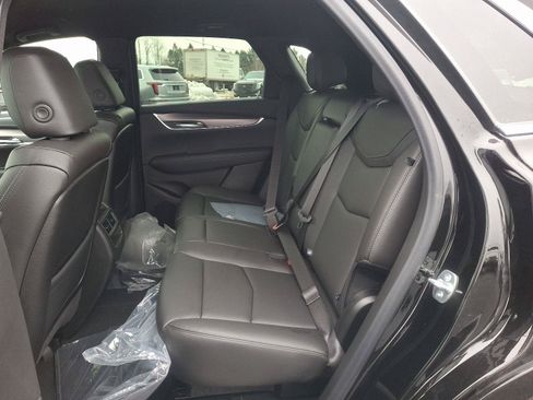 New 2025 Cadillac XT5 Luxury w/ LPO, Floor Liner Package AWD/4WD image 6