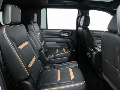 Used 2021 GMC Yukon XL AT4 w/ Technology Package AWD/4WD image 23