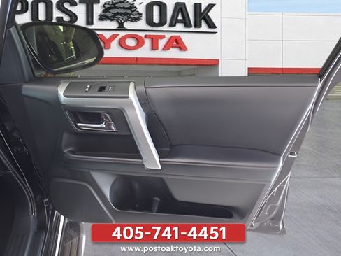 Used 2022 Toyota 4Runner Limited AWD/4WD image 30