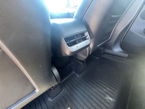 Used 2025 Tesla Model Y Performance image 30