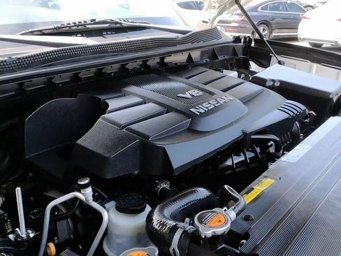 Used 2018 Nissan Titan SV RWD image 20