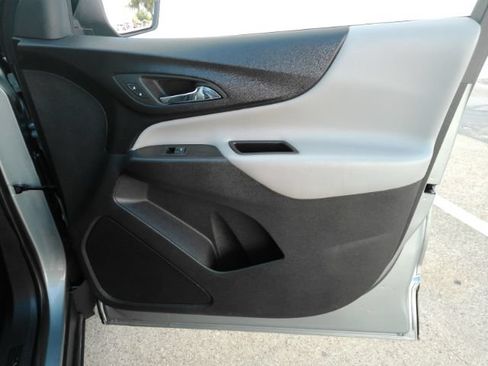 Used 2023 Chevrolet Equinox LS w/ LS Convenience Package FWD image 17