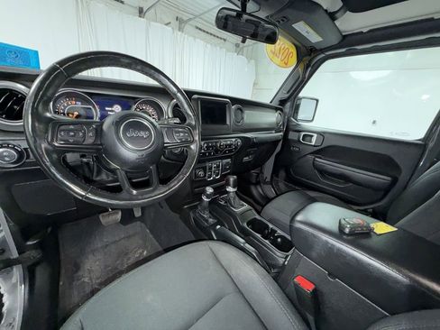 Used 2022 Jeep Gladiator Sport image 3