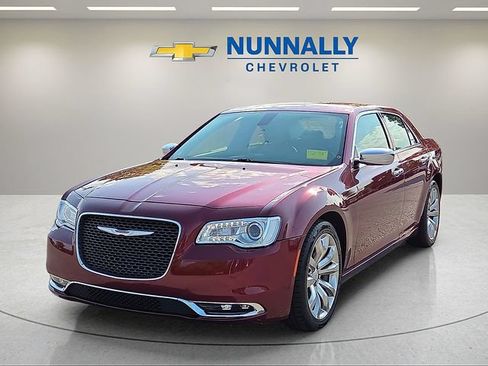 Used 2019 Chrysler 300 Limited RWD image 1