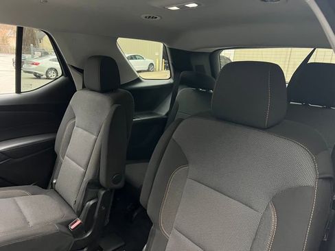 Used 2021 Chevrolet Traverse LT image 20