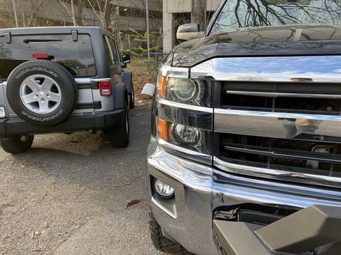 Used 2018 Chevrolet Silverado 2500 LT w/ All Star Edition image 3