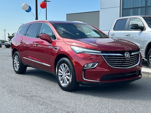 Used 2024 Buick Enclave Premium image 4