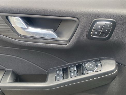 Used 2024 Ford Escape SE w/ PHEV Premium Package FWD image 7