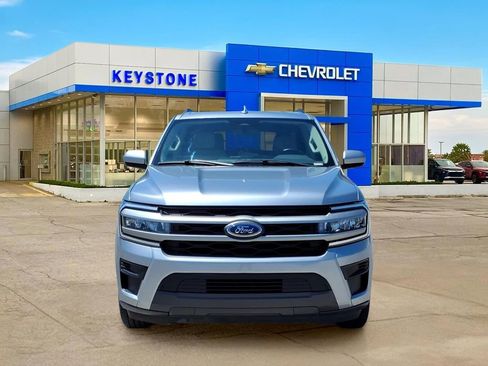 Used 2024 Ford Expedition Max XLT RWD image 2