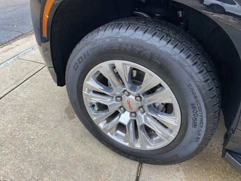 Used 2025 GMC Yukon Denali image 24