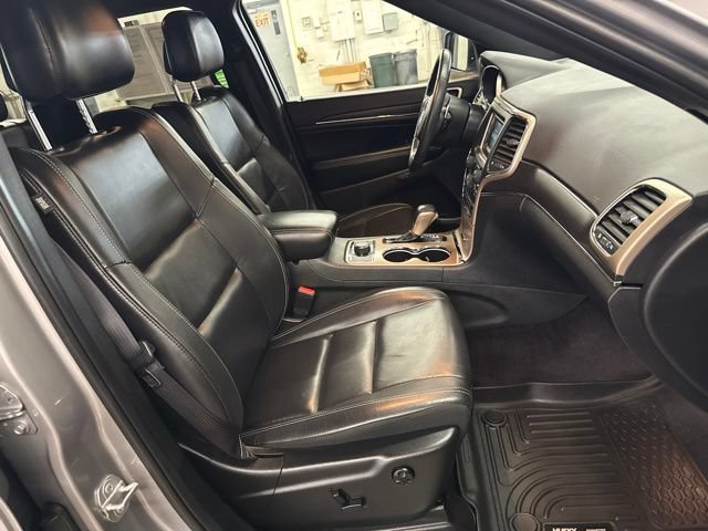 Used 2017 Jeep Grand Cherokee Limited AWD/4WD image 28