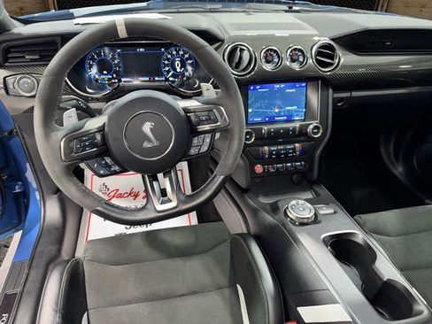 Used 2020 Ford Mustang Shelby GT500 w/ Carbon Fiber Track Pack image 18