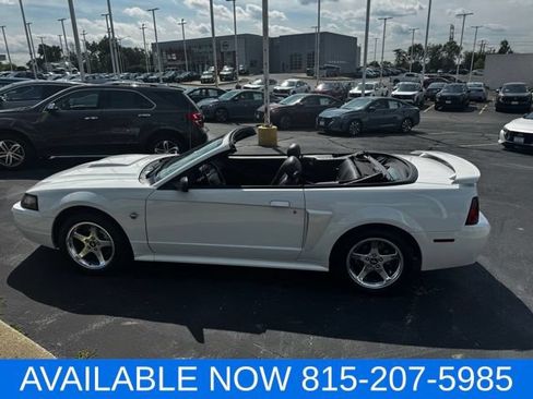Used 2004 Ford Mustang GT RWD image 2