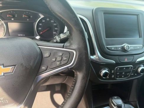 Used 2021 Chevrolet Equinox LT FWD image 18