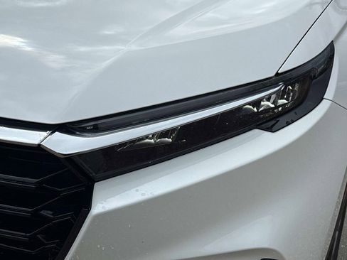 Used 2025 Honda CR-V EX-L image 9