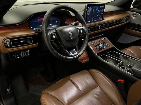 Used 2023 Lincoln Aviator Reserve w/ Equipment Group 201A image 12