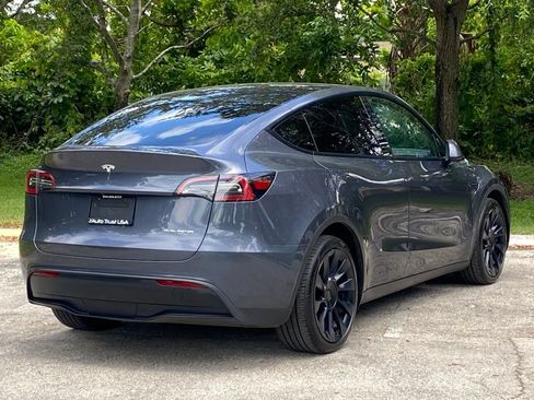 Used 2023 Tesla Model Y AWD image 9