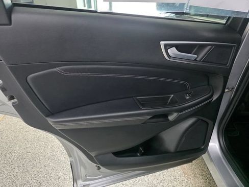 Used 2024 Ford Edge Titanium AWD/4WD image 9