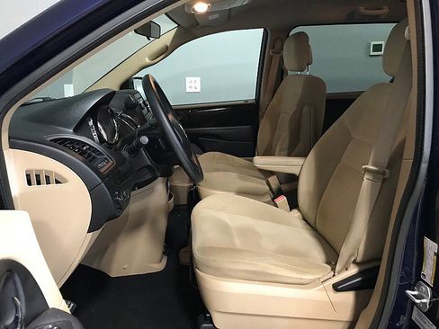 Used 2016 Dodge Grand Caravan SE w/ Quick Order Package 29E SE FWD image 11
