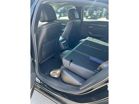 Used 2017 Chevrolet Impala Premier w/ Enhanced Convenience Package FWD image 4