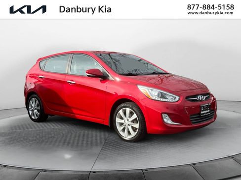 Used 2014 Hyundai Accent SE image 1