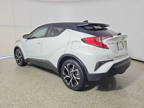 Used 2019 Toyota C-HR Limited FWD image 7