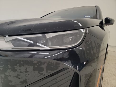 Used 2025 BMW iX xDrive50 w/ Premium Package image 9