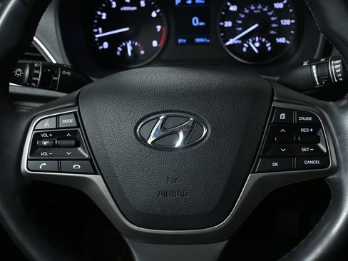 Used 2022 Hyundai Accent Limited FWD image 18