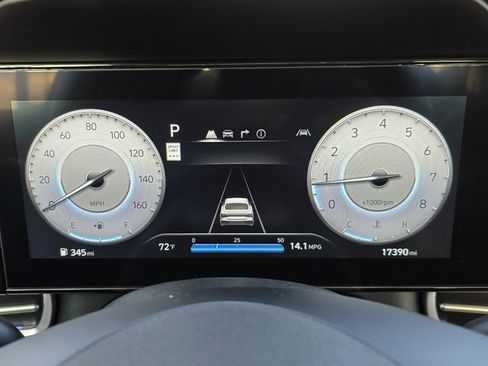 Used 2025 Hyundai Elantra SEL image 30