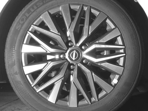 Used 2025 Nissan Altima 2.5 SV image 13