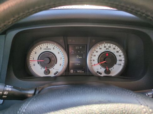 Used 2018 Toyota Sienna SE image 20