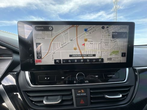 Used 2023 Nissan Altima 2.5 SR w/ SR Premium Package image 14