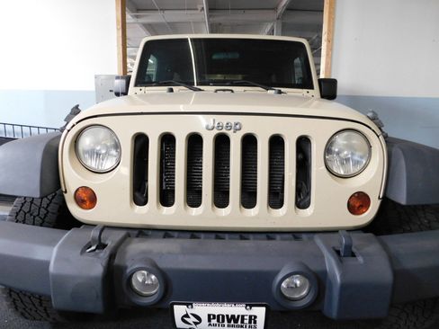 Used 2012 Jeep Wrangler Unlimited Sport image 9