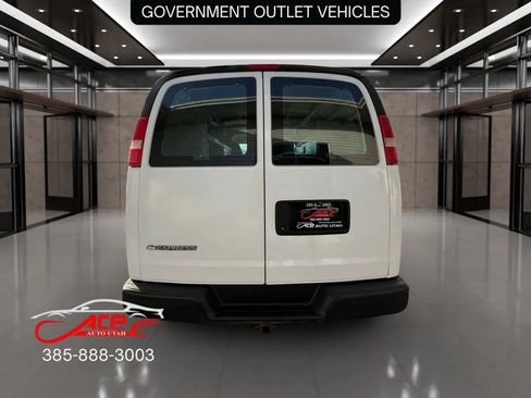 Used 2010 Chevrolet Express 2500 Extended image 6